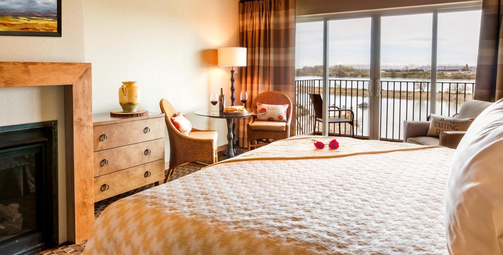 The Lodge At Columbia Point Richland Room photo