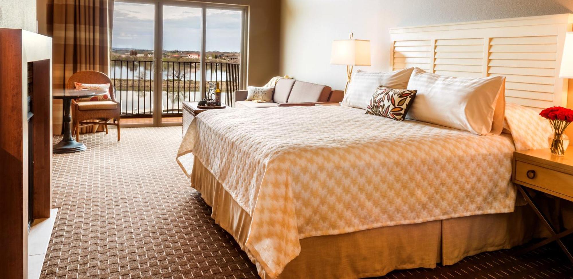 The Lodge At Columbia Point Richland Room photo